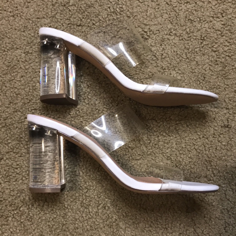 Chelsea and Violet Amore Clear Lucite Block Heel Sandals Size 7 1/2 - Picture 6 of 11